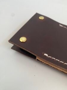 etui en cuir scie droite